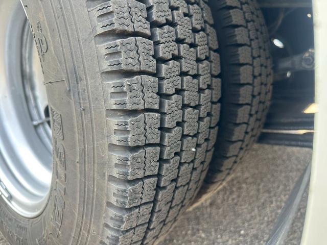 デュトロ 照明車　４ＷＤ　走行１０千ｋｍ　発電機　デンヨー　照度７５ルクス　メタルハイドランプ　照明機伸縮　旋回角度０〜３５０°　地上高１０．２ｍ　照明６つ（50枚目）
