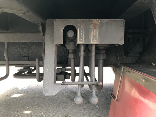 プロフィア セルフローダー　重機運搬車　４軸低床　フジタボデー　ウインチ　自動あゆみ　８，８５０×２，４００　積載１１．５ｔ　Ｆ７　７速　マニュアル　車検付　アルミホイール　スタンションホール６個　引出しフック４対　丸かんフック４個（16枚目）