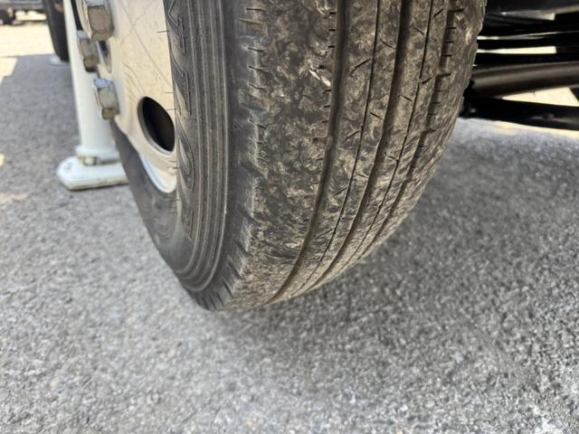 デュトロ 高所作業車　タダノ　ＡＴ－１００ＴＴＥ　電工仕様　作業床高さ９．９ｍ　絶縁バケット２００ｋｇ　走行３７千ｋｍ　ＡＴ　オートマ　２ペダル（48枚目）