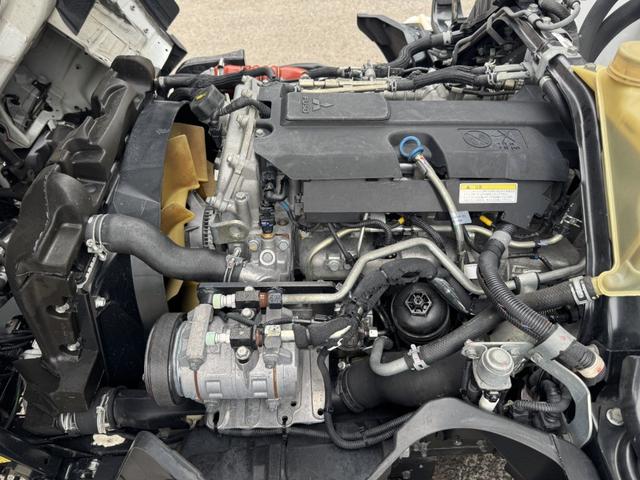 キャンター 低温冷凍車　１０尺　全低床　東プレ　－３０℃設定　エバハウス　スタンバイ（コード欠）　サイドドア　積載２ｔ　シフト：デュオニック　２ペダル　セミオートマ　低温仕様　２ｔ冷凍車　２トン冷凍車（40枚目）