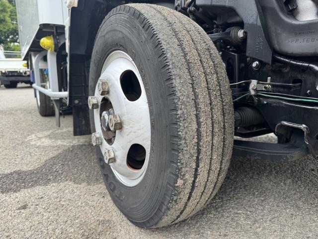 キャンター 低温冷凍車　１０尺　全低床　東プレ　－３０℃設定　エバハウス　スタンバイ（コード欠）　サイドドア　積載２ｔ　シフト：デュオニック　２ペダル　セミオートマ　低温仕様　２ｔ冷凍車　２トン冷凍車（46枚目）
