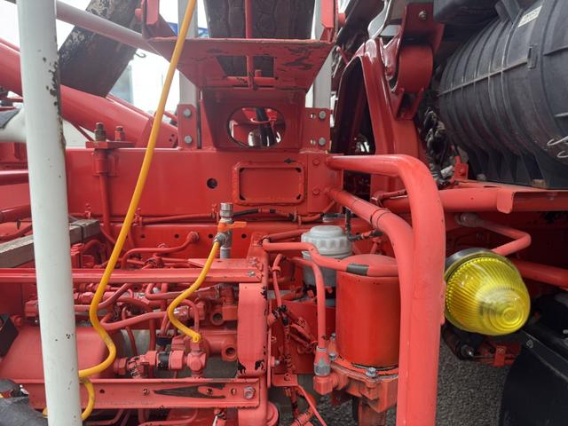 フォワード アームロール　ベッド付　新明和　ＣＣＡ４４－３１　ツインホイスト　キャブバックステップ　積載３．８ｔ　Ｆ６　６速　マニュアル　脱着装置付コンテナ専用車　コンテナ車　４ｔアームロール　４トンアームロール（22枚目）