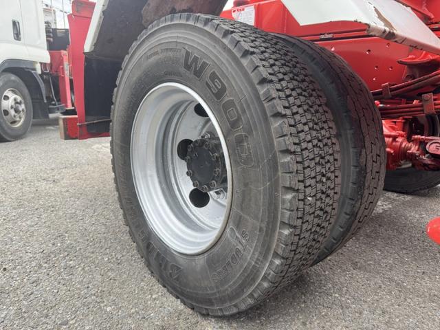フォワード アームロール　ベッド付　新明和　ＣＣＡ４４－３１　ツインホイスト　キャブバックステップ　積載３．８ｔ　Ｆ６　６速　マニュアル　脱着装置付コンテナ専用車　コンテナ車　４ｔアームロール　４トンアームロール（45枚目）