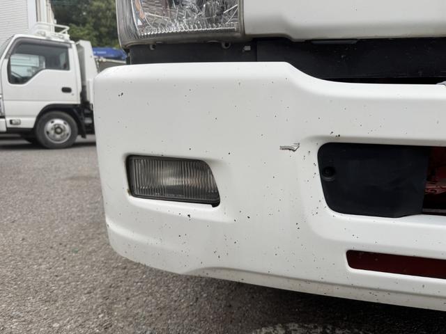 フォワード アームロール　ベッド付　新明和　ＣＣＡ４４－３１　ツインホイスト　キャブバックステップ　積載３．８ｔ　Ｆ６　６速　マニュアル　脱着装置付コンテナ専用車　コンテナ車　４ｔアームロール　４トンアームロール（48枚目）