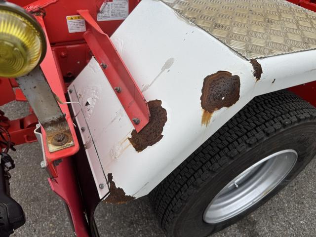 フォワード アームロール　ベッド付　新明和　ＣＣＡ４４－３１　ツインホイスト　キャブバックステップ　積載３．８ｔ　Ｆ６　６速　マニュアル　脱着装置付コンテナ専用車　コンテナ車　４ｔアームロール　４トンアームロール（54枚目）
