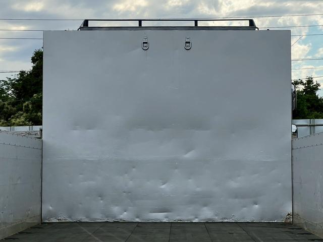 プロフィア アルミブロック　エアサス　９，６００×２，３６０×８００　積載１４．２ｔ　Ｆ７　７速　マニュアル　リターダ　丸かんフック１５対　アルミアオリ　アルミＢ　アルミ平　大型平　平ボディー　平ボデー　１０ｔ超（14枚目）