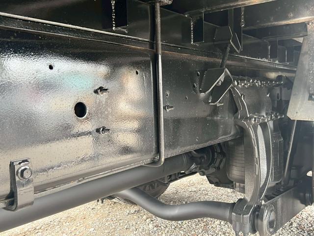 プロフィア アルミブロック　エアサス　９，６００×２，３６０×８００　積載１４．２ｔ　Ｆ７　７速　マニュアル　リターダ　丸かんフック１５対　アルミアオリ　アルミＢ　アルミ平　大型平　平ボディー　平ボデー　１０ｔ超（16枚目）