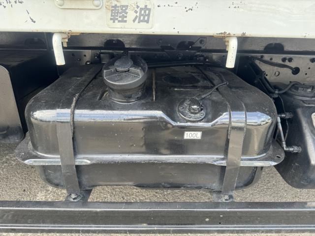ファイター 木平　ベッド付　３方開　ロープ穴４対　精工ラック　積載４ｔ　Ｆ６　６速　マニュアル　平ボディー　平ボデー　標準幅　４ｔ平　４トン平（20枚目）