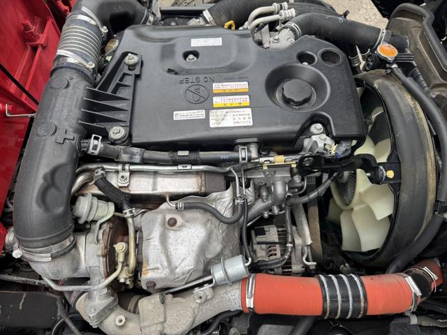 エルフトラック ２．６ｔ吊４段クレーン　標準ロング　古河ユニック　ＵＲＧ２６４　ラジコン　フックイン　３，６００×１，８００　積載３ｔ　シフト：スムーサー　２ペダル　セミオートマ　４段ブーム　吊ｔ数２．６ｔ吊　送信機　ＵＮＩＣ（38枚目）