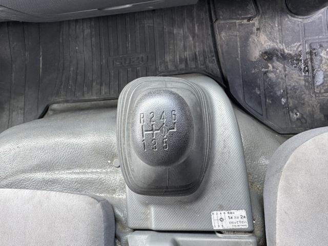 エルフトラック 低温冷凍車　ワイドロング　格納ゲート　東プレ　－３０℃設定　エバハウス　サイドドア　４，５００×２，０２０×２，０００　車検付　積載３ｔ　Ｆ６　６速　マニュアル　新明和　パワーゲート　ゲート付　低温仕様　－３０度（35枚目）