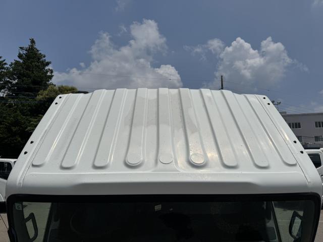 エルフトラック 低温冷凍車　ワイドロング　格納ゲート　東プレ　－３０℃設定　エバハウス　サイドドア　４，５００×２，０２０×２，０００　車検付　積載３ｔ　Ｆ６　６速　マニュアル　新明和　パワーゲート　ゲート付　低温仕様　－３０度（48枚目）
