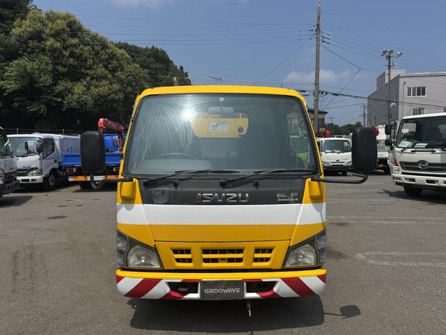 エルフトラック 清掃車　豊和工業　３．５立米　サブエンジン　回転ブラシ２個　前方、左右側面散水　吸入口（後方）　走行５１千ｋｍ　積載１．７ｔ　シフト：スムーサーＦ５　２ペダル　セミオートマ（6枚目）