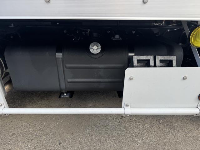 デュトロ アルミバン　ワイドロング　格納ゲート　トランテックス　サイドドア　４，５１０×２，０７０×２，２００　車検付　ＡＴ　オートマ　走行５４千ｋｍ　積載２．９４ｔ　パワーゲート　ゲート付（30枚目）