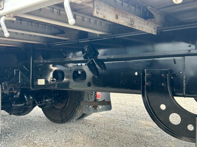 フォワード アルミブロック　ベッド付　増トン　造りボディー　６，５８０×２，２００　積載７．９ｔ　車検付　Ｆ６　６速　マニュアル　標準幅　アルミアオリ　アルミ平　アルミＢ　平ボディー　平ボデー　増ｔ（15枚目）