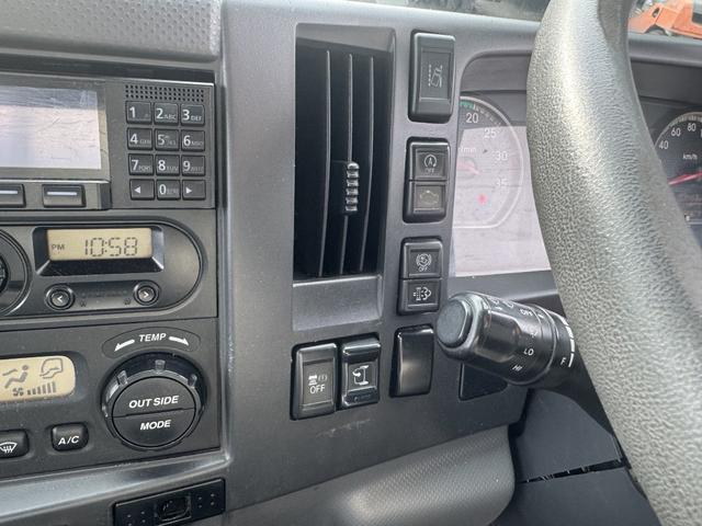 フォワード 冷蔵冷凍車　エアサス　東プレ　ＸＶ３６Ｈ０ＤＮ２２－Ｕ　－５℃設定　エバハウス　サイドドア　リア３枚観音扉　床縞アルミ　積載２．７５ｔ　シフト：スムーサーＦＸ　２ペダル　セミオートマ　－５度　中温仕様（34枚目）