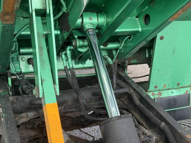 キャンター 巻込みパッカー　新明和　ＧＲ０５２－１４３４　５．１立米　連続スイッチ　汚水タンク　積載２ｔ　Ｉ５　５速　マニュアル　塵芥車　パッカー車　ゴミ収集車　巻き込み式　ドラレコ（24枚目）