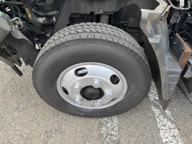 キャンター 巻込みパッカー　新明和　ＧＲ０５２－１４３４　５．１立米　連続スイッチ　汚水タンク　積載２ｔ　Ｉ５　５速　マニュアル　塵芥車　パッカー車　ゴミ収集車　巻き込み式　ドラレコ（47枚目）