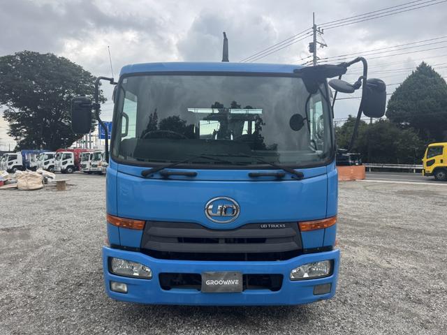 コンドル アームロール　新明和　ＣＣＡ４４－３１　ツインホイスト　キャブバックステップ　積載３．７ｔ　Ｆ６　６速　マニュアル　脱着装置付コンテナ専用車　コンテナ車　４ｔアームロール（6枚目）