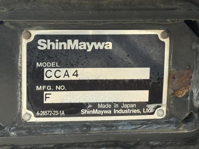 コンドル アームロール　新明和　ＣＣＡ４４－３１　ツインホイスト　キャブバックステップ　積載３．７ｔ　Ｆ６　６速　マニュアル　脱着装置付コンテナ専用車　コンテナ車　４ｔアームロール（19枚目）