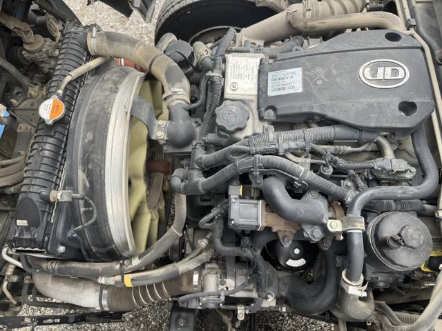 コンドル アームロール　新明和　ＣＣＡ４４－３１　ツインホイスト　キャブバックステップ　積載３．７ｔ　Ｆ６　６速　マニュアル　脱着装置付コンテナ専用車　コンテナ車　４ｔアームロール（41枚目）
