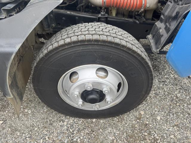 コンドル アームロール　新明和　ＣＣＡ４４－３１　ツインホイスト　キャブバックステップ　積載３．７ｔ　Ｆ６　６速　マニュアル　脱着装置付コンテナ専用車　コンテナ車　４ｔアームロール（45枚目）