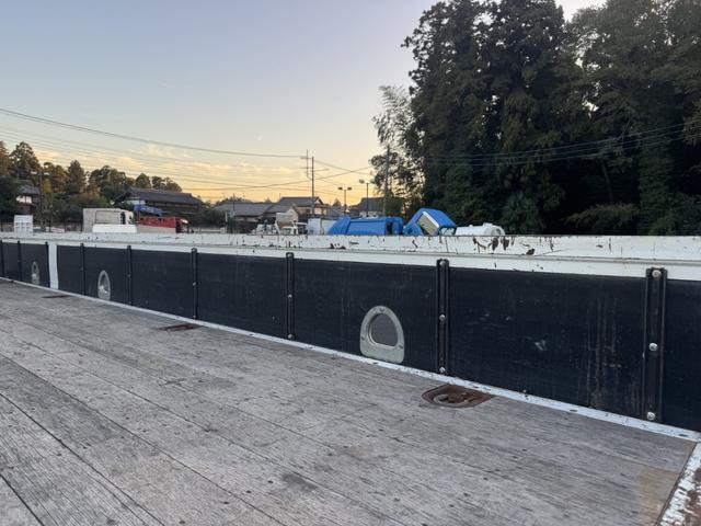 フォワード ２．９ｔ吊４段クレーン　木平　古河ユニック　ＵＲＧ３４４　フックイン　ラジコン　５，４２０×２，１５０　走行７１千ｋｍ　積載２．５ｔ　Ｆ６　６速　マニュアル　４ｔクレーン　吊ｔ数２．９ｔ吊　４段ブーム　送信機　ＥＴＣ１．０（12枚目）