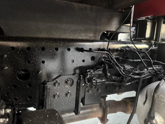 フォワード ２．９ｔ吊４段クレーン　木平　古河ユニック　ＵＲＧ３４４　フックイン　ラジコン　５，４２０×２，１５０　走行７１千ｋｍ　積載２．５ｔ　Ｆ６　６速　マニュアル　４ｔクレーン　吊ｔ数２．９ｔ吊　４段ブーム　送信機　ＥＴＣ１．０（27枚目）