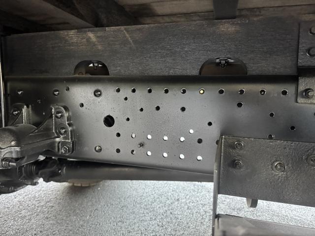 フォワード ２．９ｔ吊４段クレーン　木平　古河ユニック　ＵＲＧ３４４　フックイン　ラジコン　５，４２０×２，１５０　走行７１千ｋｍ　積載２．５ｔ　Ｆ６　６速　マニュアル　４ｔクレーン　吊ｔ数２．９ｔ吊　４段ブーム　送信機　ＥＴＣ１．０（28枚目）