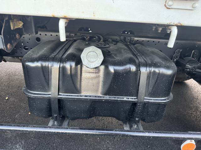 フォワード ２．９ｔ吊４段クレーン　木平　古河ユニック　ＵＲＧ３４４　フックイン　ラジコン　５，４２０×２，１５０　走行７１千ｋｍ　積載２．５ｔ　Ｆ６　６速　マニュアル　４ｔクレーン　吊ｔ数２．９ｔ吊　４段ブーム　送信機　ＥＴＣ１．０（30枚目）