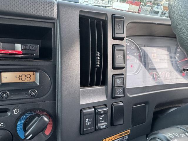 フォワード ２．９ｔ吊４段クレーン　木平　古河ユニック　ＵＲＧ３４４　フックイン　ラジコン　５，４２０×２，１５０　走行７１千ｋｍ　積載２．５ｔ　Ｆ６　６速　マニュアル　４ｔクレーン　吊ｔ数２．９ｔ吊　４段ブーム　送信機　ＥＴＣ１．０（34枚目）