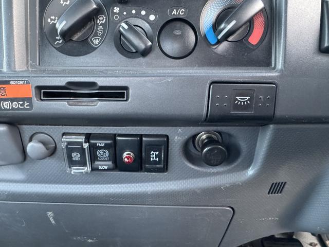 フォワード ２．９ｔ吊４段クレーン　木平　古河ユニック　ＵＲＧ３４４　フックイン　ラジコン　５，４２０×２，１５０　走行７１千ｋｍ　積載２．５ｔ　Ｆ６　６速　マニュアル　４ｔクレーン　吊ｔ数２．９ｔ吊　４段ブーム　送信機　ＥＴＣ１．０（39枚目）