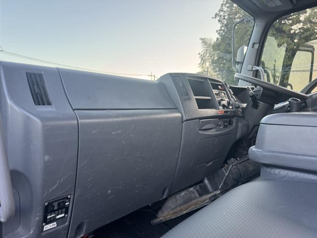 フォワード ２．９ｔ吊４段クレーン　木平　古河ユニック　ＵＲＧ３４４　フックイン　ラジコン　５，４２０×２，１５０　走行７１千ｋｍ　積載２．５ｔ　Ｆ６　６速　マニュアル　４ｔクレーン　吊ｔ数２．９ｔ吊　４段ブーム　送信機　ＥＴＣ１．０（40枚目）