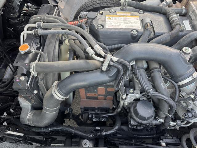 フォワード ２．９ｔ吊４段クレーン　木平　古河ユニック　ＵＲＧ３４４　フックイン　ラジコン　５，４２０×２，１５０　走行７１千ｋｍ　積載２．５ｔ　Ｆ６　６速　マニュアル　４ｔクレーン　吊ｔ数２．９ｔ吊　４段ブーム　送信機　ＥＴＣ１．０（43枚目）