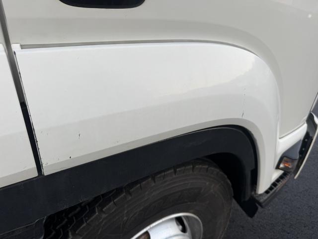 フォワード ２．９ｔ吊４段クレーン　木平　古河ユニック　ＵＲＧ３４４　フックイン　ラジコン　５，４２０×２，１５０　走行７１千ｋｍ　積載２．５ｔ　Ｆ６　６速　マニュアル　４ｔクレーン　吊ｔ数２．９ｔ吊　４段ブーム　送信機　ＥＴＣ１．０（50枚目）