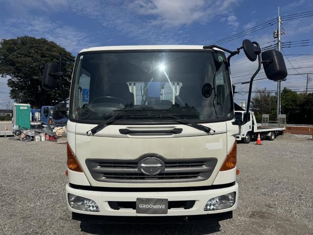 ヒノレンジャー ２．９ｔ吊４段クレーン　木平　タダノ　ＺＥ３０４ＨＲＥ　ラジコン　フックイン　５，４２０×２，１８０　走行３６千ｋｍ　積載２．７５ｔ　Ｆ６　６速　マニュアル　吊ｔ数２．９ｔ吊　４段ブーム　古河ユニック　ＵＮＩＣ　送信機（6枚目）