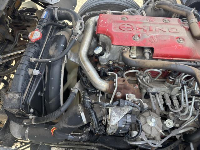 ヒノレンジャー ２．９ｔ吊４段クレーン　木平　タダノ　ＺＥ３０４ＨＲＥ　ラジコン　フックイン　５，４２０×２，１８０　走行３６千ｋｍ　積載２．７５ｔ　Ｆ６　６速　マニュアル　吊ｔ数２．９ｔ吊　４段ブーム　古河ユニック　ＵＮＩＣ　送信機（42枚目）
