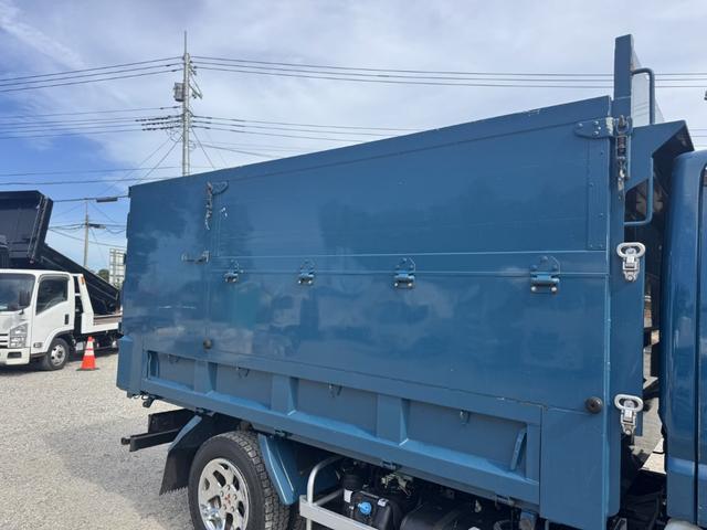 キャンター 深ダンプ　土砂禁　新明和　ＤＲ２－０１１０ＳＹ　車検付　積載２ｔ　Ｉ５　５速　マニュアル　２ｔダンプ　２トンダンプ　メッキパーツ（7枚目）