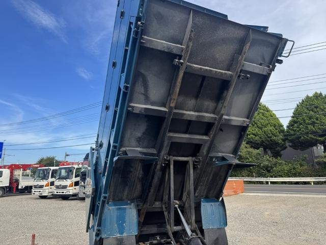 キャンター 深ダンプ　土砂禁　新明和　ＤＲ２－０１１０ＳＹ　車検付　積載２ｔ　Ｉ５　５速　マニュアル　２ｔダンプ　２トンダンプ　メッキパーツ（16枚目）