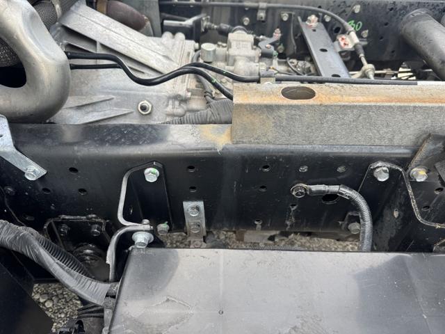 キャンター 深ダンプ　土砂禁　新明和　ＤＲ２－０１１０ＳＹ　車検付　積載２ｔ　Ｉ５　５速　マニュアル　２ｔダンプ　２トンダンプ　メッキパーツ（22枚目）