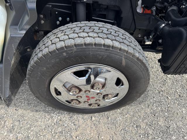 キャンター 深ダンプ　土砂禁　新明和　ＤＲ２－０１１０ＳＹ　車検付　積載２ｔ　Ｉ５　５速　マニュアル　２ｔダンプ　２トンダンプ　メッキパーツ（45枚目）