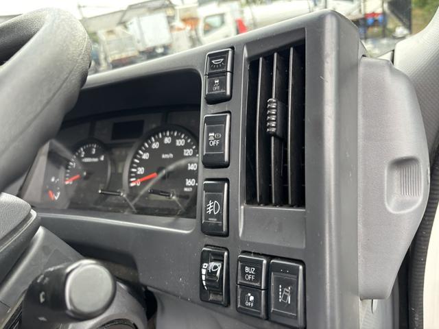 エルフトラック 冷蔵冷凍車　ワイドロング　東プレ　ＸＶ３２ＨＯＣ－Ｕ　－５℃設定　エバハウス　４，４６０×１，９６０×１，９２０　積載２．９５ｔ　シフト：スムーサー　セミオートマ　２ペダル　中温仕様　－５度　ＥＴＣ１．０　バックカメラ（33枚目）