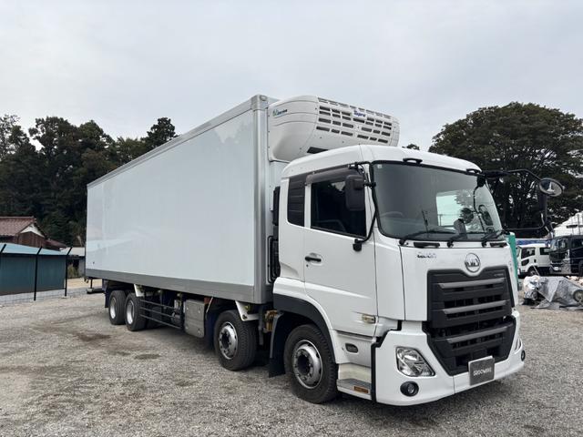 クオン 低温冷凍車　４軸低床　エアサス　格納ゲート　東プレ　ＸＶ９２ＬＳＥ－Ｕ　－３０℃設定　エバハウス　スタンバイ付　サイドドア　ジョロダーレール　９，３４０×２，３２０×２，４２０　積載１２．９ｔ　車検付　シフト：エスコット　２ペダル　パワーゲート（3枚目）