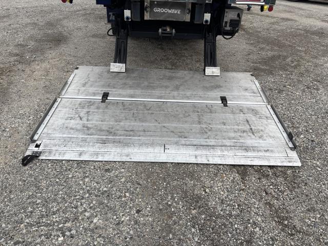 クオン 低温冷凍車　４軸低床　エアサス　格納ゲート　東プレ　ＸＶ９２ＬＳＥ－Ｕ　－３０℃設定　エバハウス　スタンバイ付　サイドドア　ジョロダーレール　９，３４０×２，３２０×２，４２０　積載１２．９ｔ　車検付　シフト：エスコット　２ペダル　パワーゲート（12枚目）