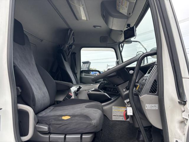 クオン 低温冷凍車　４軸低床　エアサス　格納ゲート　東プレ　ＸＶ９２ＬＳＥ－Ｕ　－３０℃設定　エバハウス　スタンバイ付　サイドドア　ジョロダーレール　９，３４０×２，３２０×２，４２０　積載１２．９ｔ　車検付　シフト：エスコット　２ペダル　パワーゲート（32枚目）