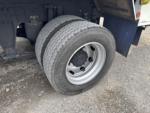 クオン 低温冷凍車　４軸低床　エアサス　格納ゲート　東プレ　ＸＶ９２ＬＳＥ－Ｕ　－３０℃設定　エバハウス　スタンバイ付　サイドドア　ジョロダーレール　９，３４０×２，３２０×２，４２０　積載１２．９ｔ　車検付　シフト：エスコット　２ペダル　パワーゲート（53枚目）