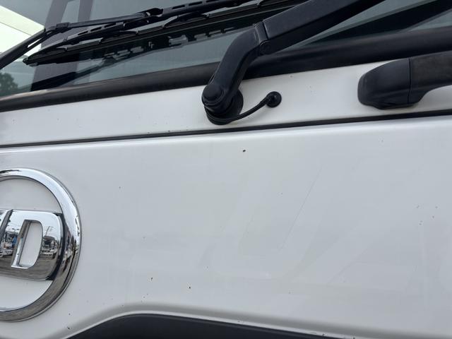 クオン 低温冷凍車　４軸低床　エアサス　格納ゲート　東プレ　ＸＶ９２ＬＳＥ－Ｕ　－３０℃設定　エバハウス　スタンバイ付　サイドドア　ジョロダーレール　９，３４０×２，３２０×２，４２０　積載１２．９ｔ　車検付　シフト：エスコット　２ペダル　パワーゲート（59枚目）