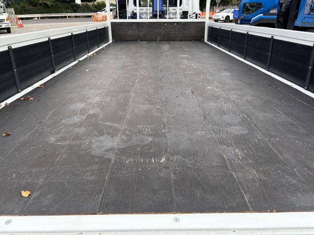 ファイター ２．９ｔ吊４段クレーン　木平　タダノ　ＺＥ３０４ＭＨ　フックイン　ラジコン　５，５００×２，１１０　外装仕上げ済　積載２．８ｔ　Ｆ６　６速　マニュアル　古河ユニック　ＵＮＩＣ　吊ｔ数２．９ｔ吊　４段ブーム　送信機　４ｔクレーン（13枚目）