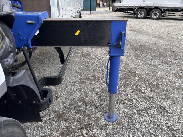 ファイター ２．９ｔ吊４段クレーン　木平　タダノ　ＺＥ３０４ＭＨ　フックイン　ラジコン　５，５００×２，１１０　外装仕上げ済　積載２．８ｔ　Ｆ６　６速　マニュアル　古河ユニック　ＵＮＩＣ　吊ｔ数２．９ｔ吊　４段ブーム　送信機　４ｔクレーン（19枚目）