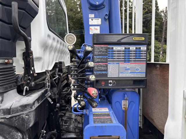 ファイター ２．９ｔ吊４段クレーン　木平　タダノ　ＺＥ３０４ＭＨ　フックイン　ラジコン　５，５００×２，１１０　外装仕上げ済　積載２．８ｔ　Ｆ６　６速　マニュアル　古河ユニック　ＵＮＩＣ　吊ｔ数２．９ｔ吊　４段ブーム　送信機　４ｔクレーン（20枚目）