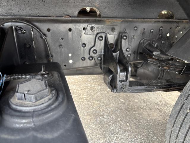 ファイター ２．９ｔ吊４段クレーン　木平　タダノ　ＺＥ３０４ＭＨ　フックイン　ラジコン　５，５００×２，１１０　外装仕上げ済　積載２．８ｔ　Ｆ６　６速　マニュアル　古河ユニック　ＵＮＩＣ　吊ｔ数２．９ｔ吊　４段ブーム　送信機　４ｔクレーン（24枚目）